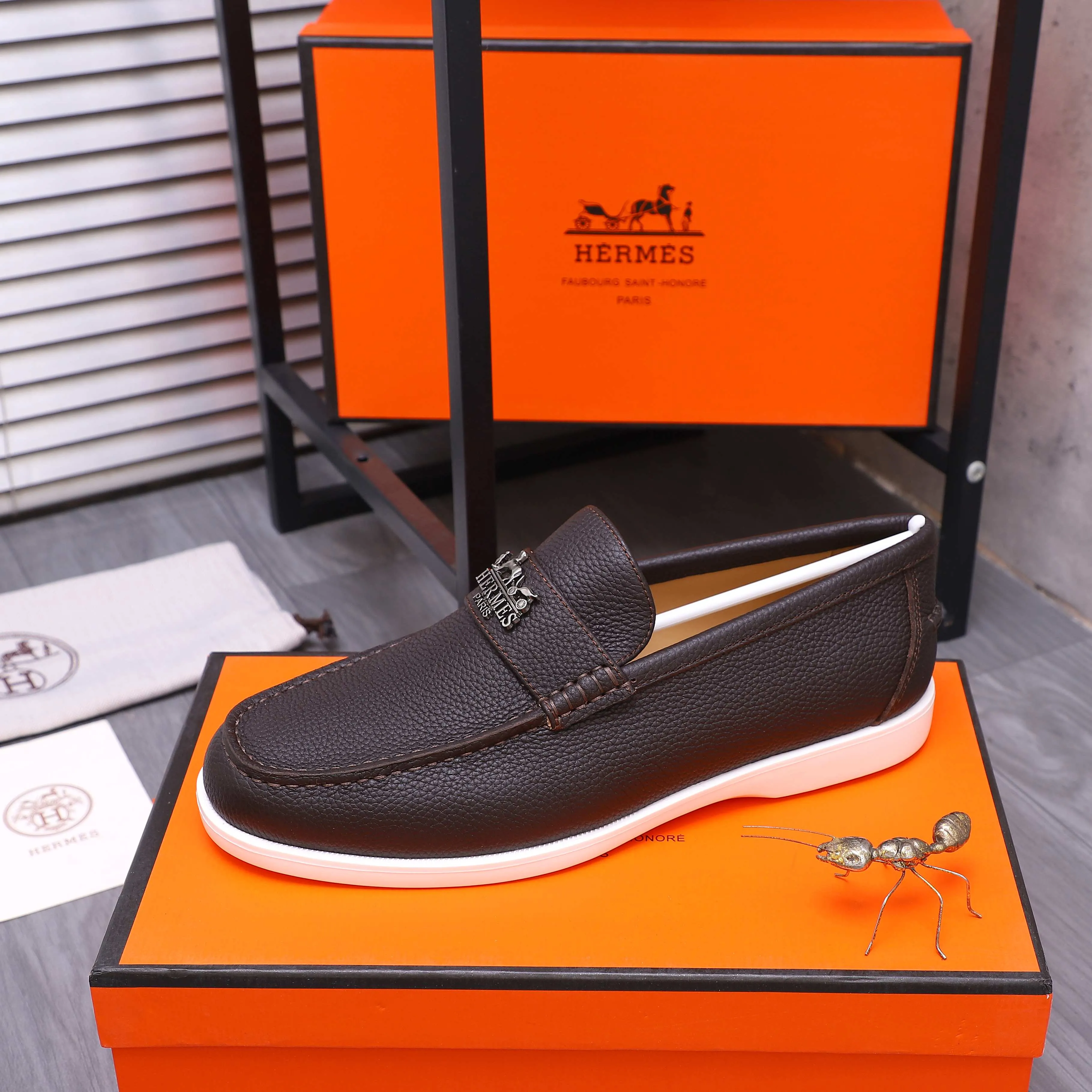 Men's shoes 💰p560 Product trademark: HERMES "Hermes" casual slip-on men's shoes. Regular size: 38-46 (45.46 is custom-made and non-returnable) Product materials: Selected pebbled cowhide upper, cowhide lining, original foam rubber ultra-light sole